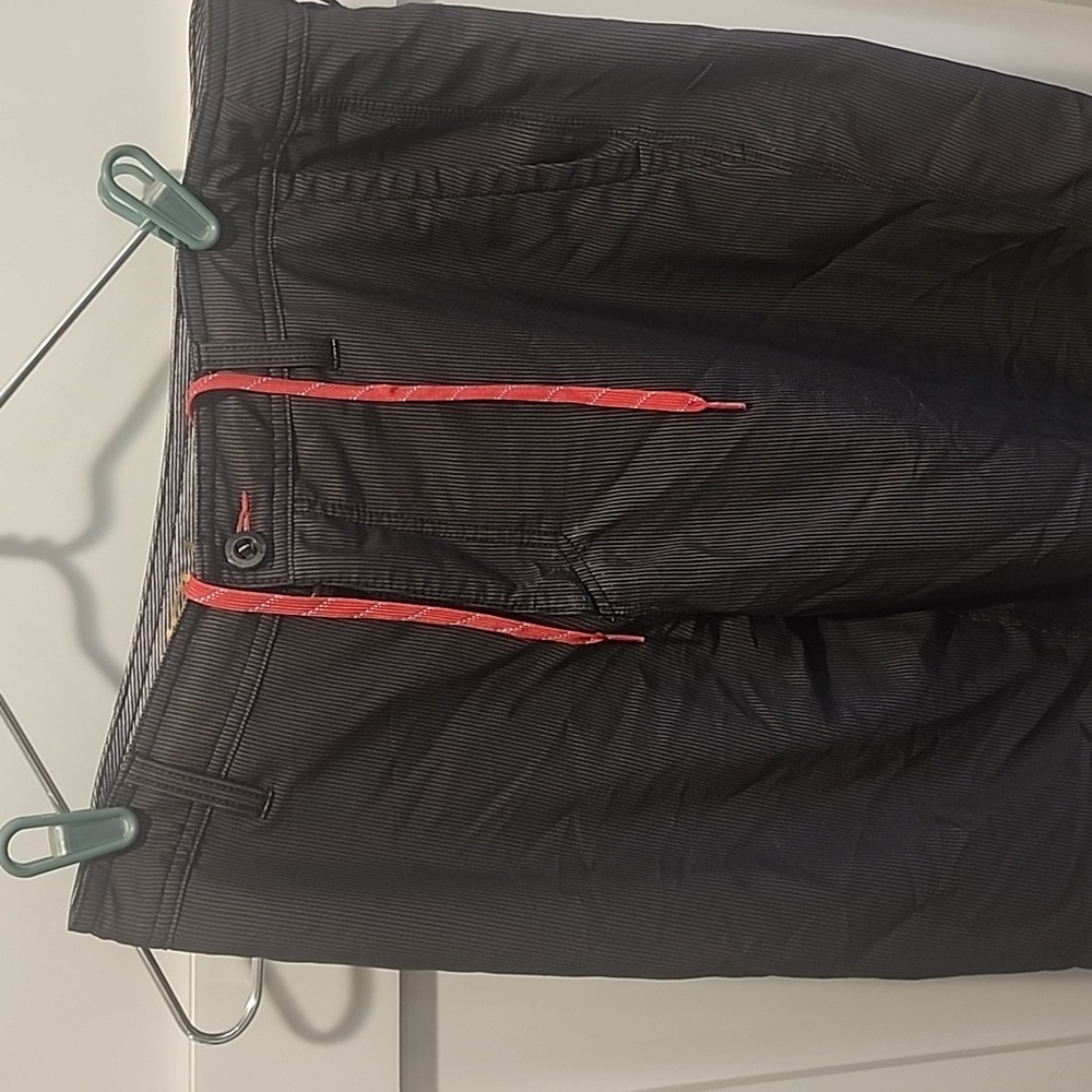 34 O'Neill hybrid shorts